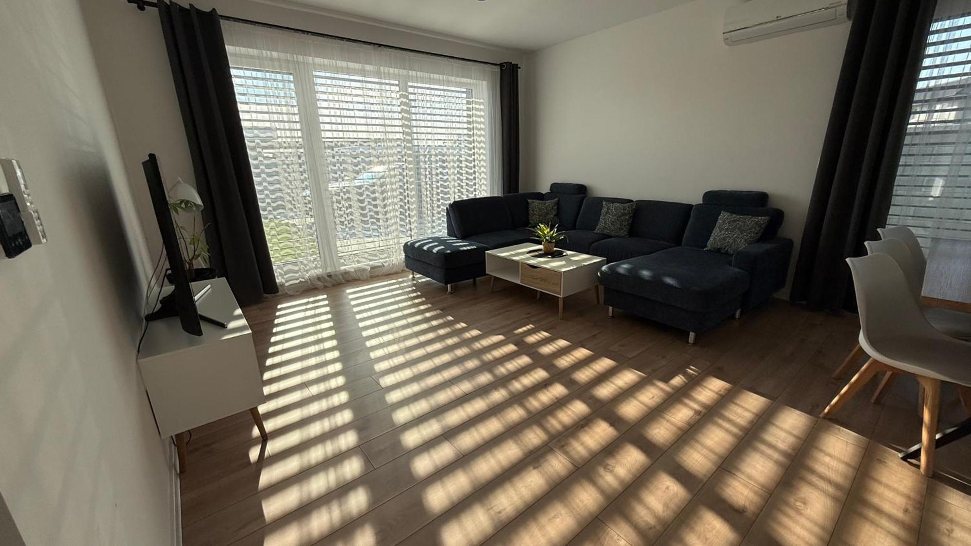 Klimatizovany Apartmanovy Dom, S Virivkou, 1B Senec Bagian luar foto